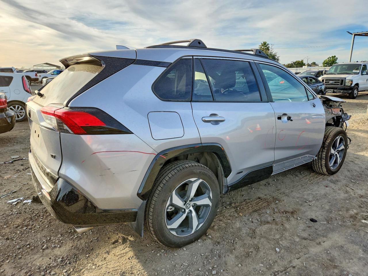 2021 TOYOTA RAV4 PRIME SE photo 3