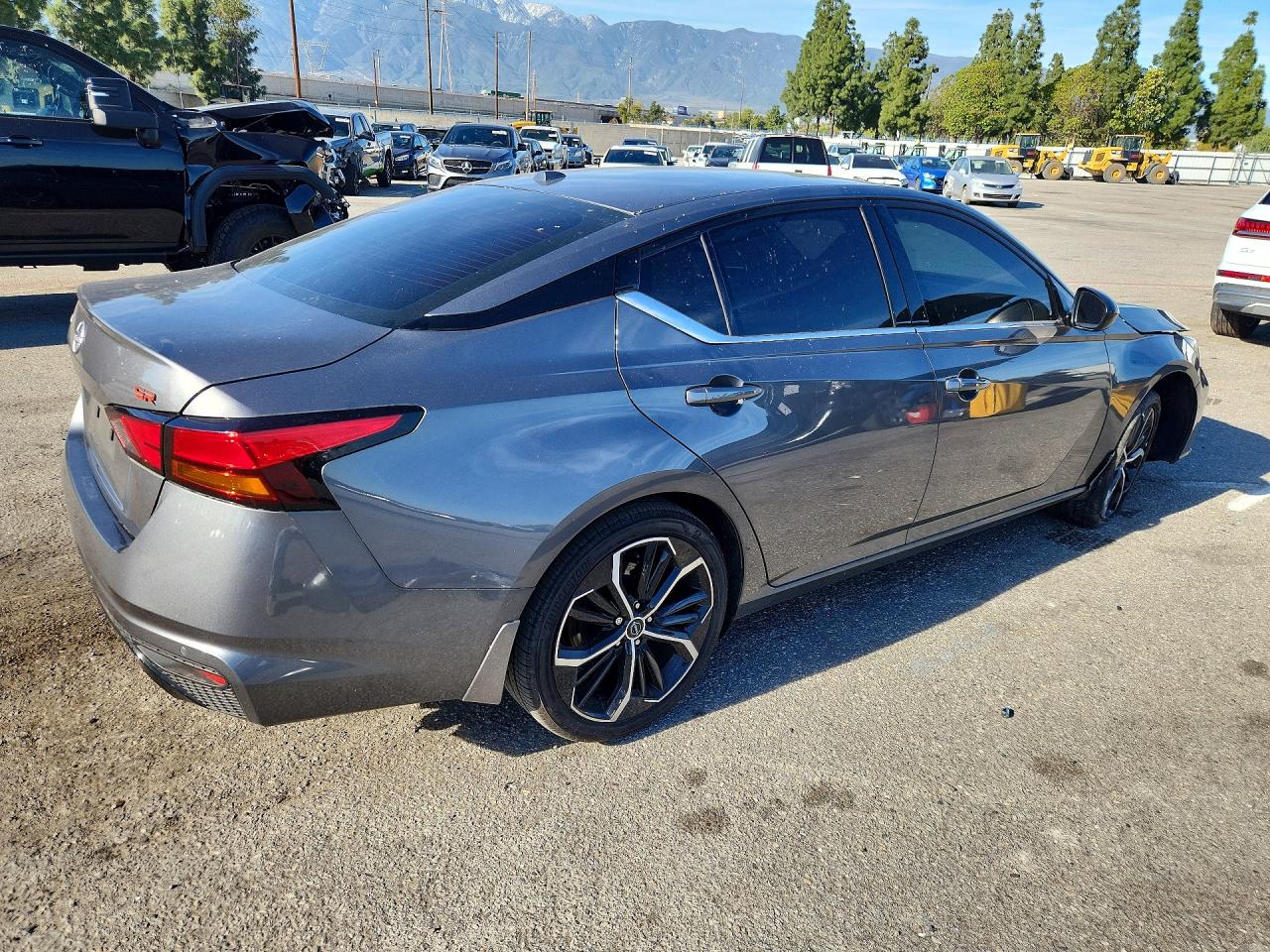 2025 NISSAN ALTIMA 2.5 SR photo 7