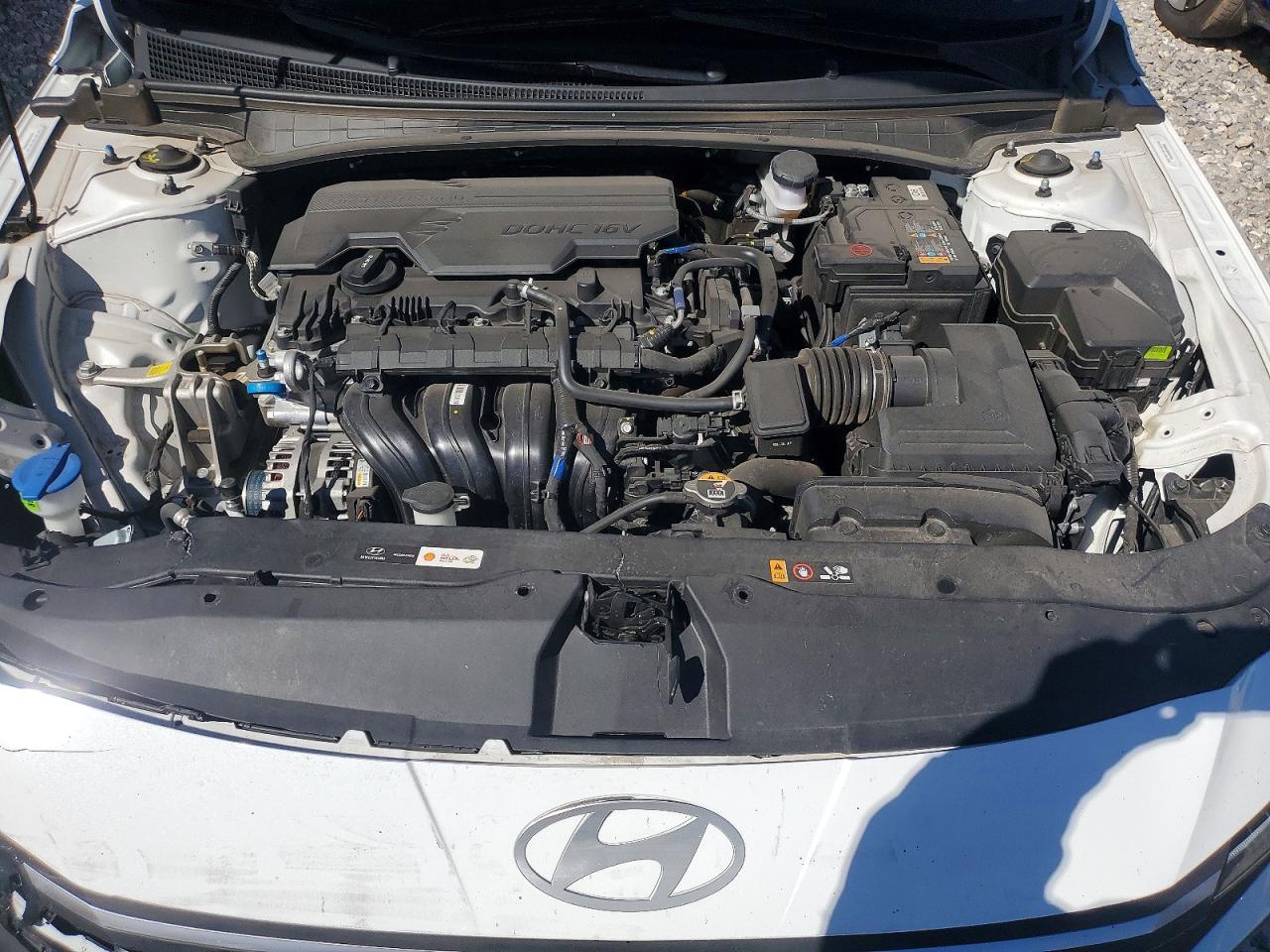 2025 HYUNDAI ELANTRA SEL SPORT photo 21