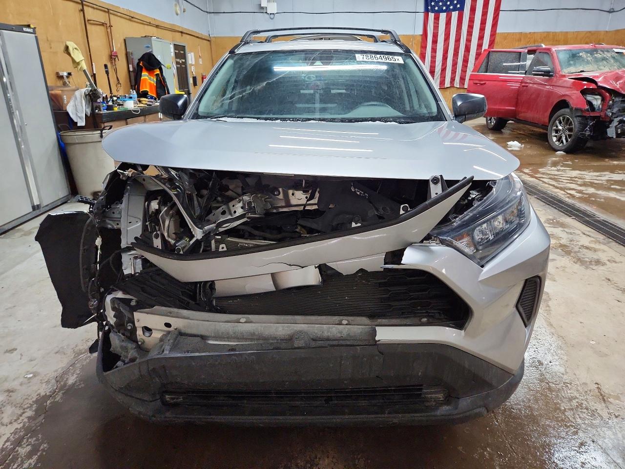 2021 TOYOTA RAV4 LE photo 13