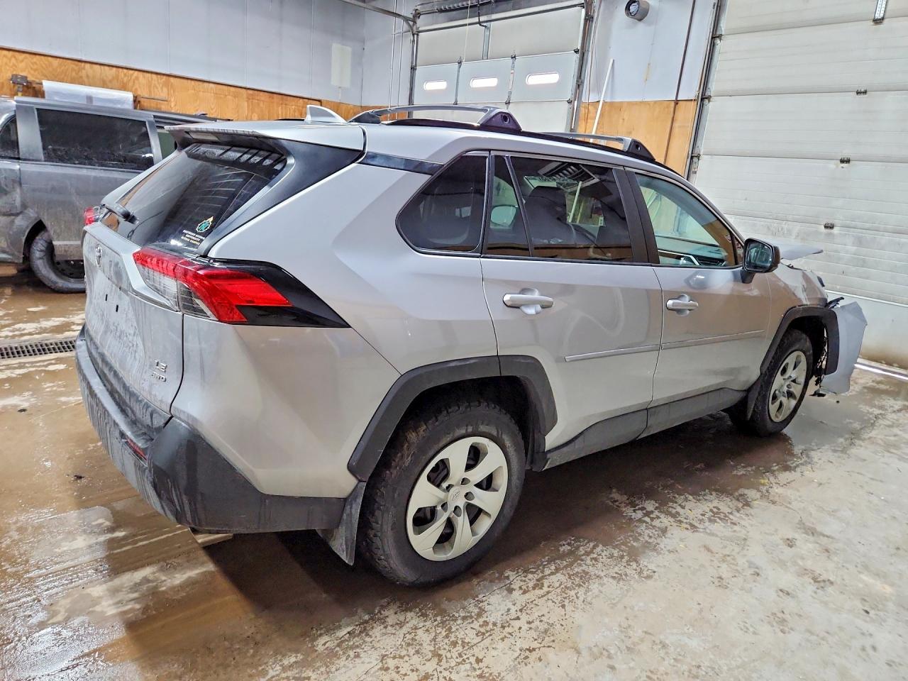 2021 TOYOTA RAV4 LE photo 7