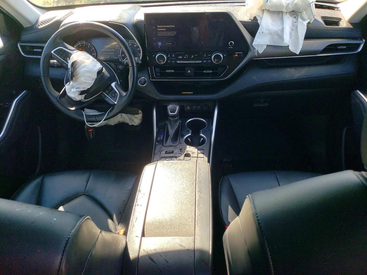 2023 TOYOTA HIGHLANDER XLE photo 8