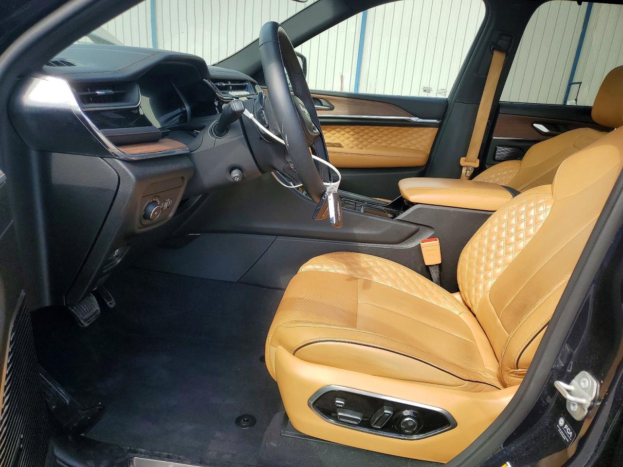 2023 JEEP GRAND CHEROKEE SUMMIT photo 7