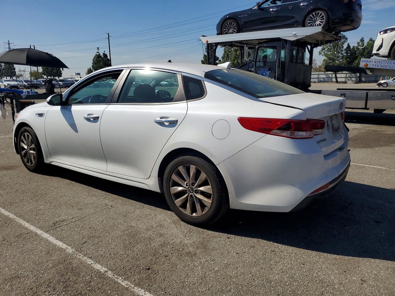 2017 KIA OPTIMA LX photo 3