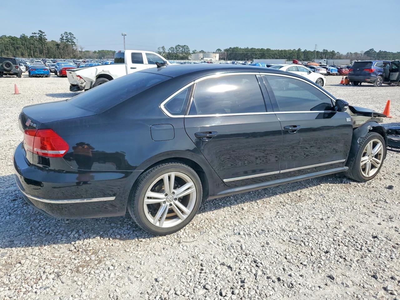 2015 VOLKSWAGEN PASSAT SE photo 5