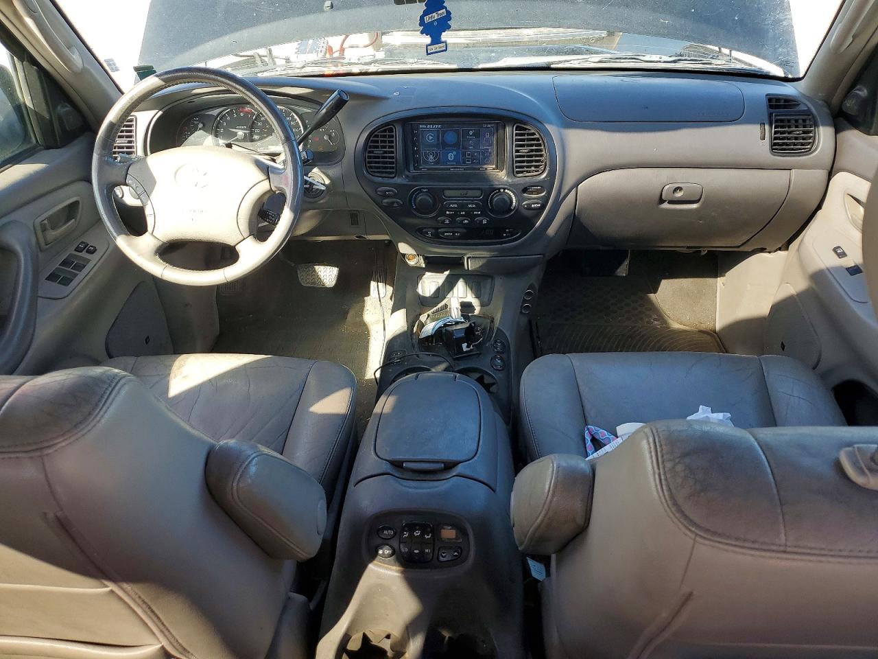 2005 TOYOTA SEQUOIA SR5 photo 15