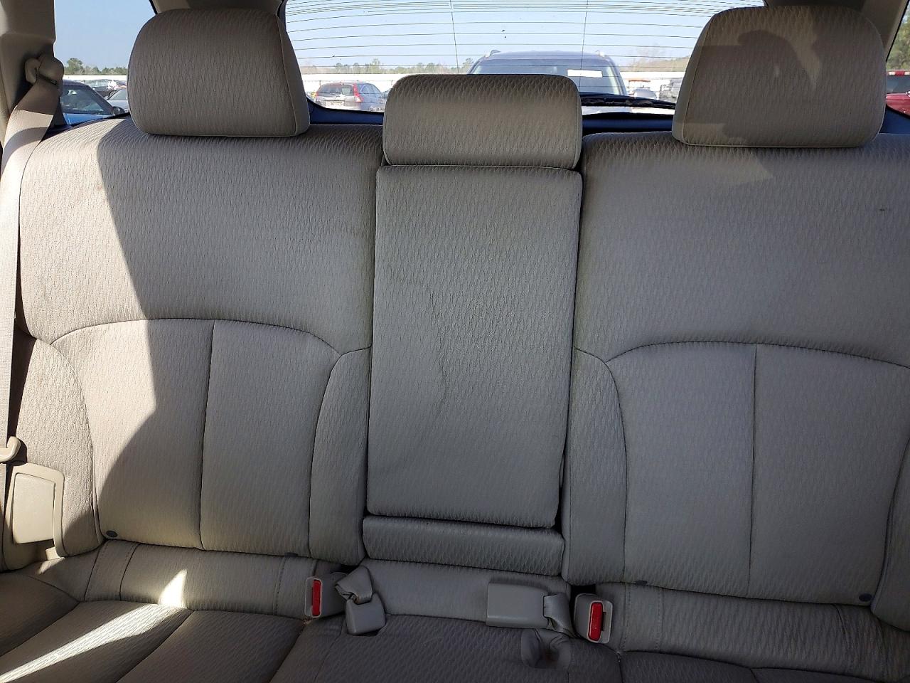 2011 SUBARU OUTBACK photo 28