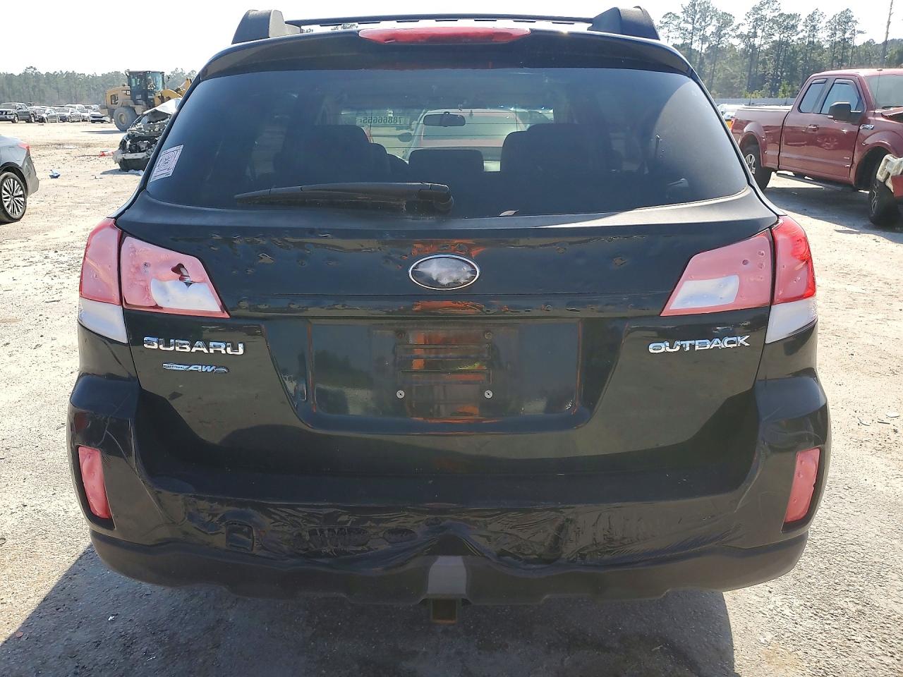 2011 SUBARU OUTBACK photo 16