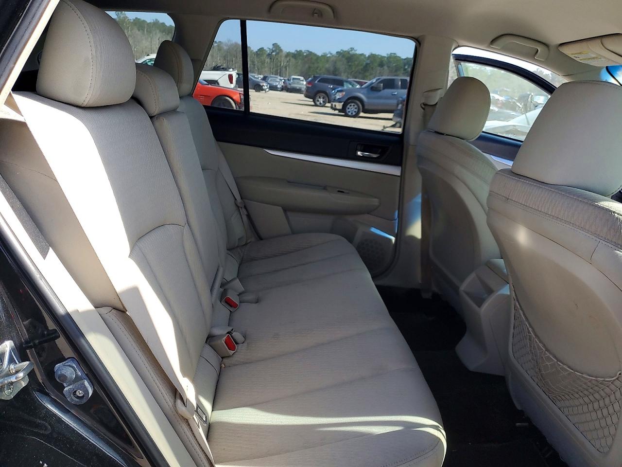2011 SUBARU OUTBACK photo 31