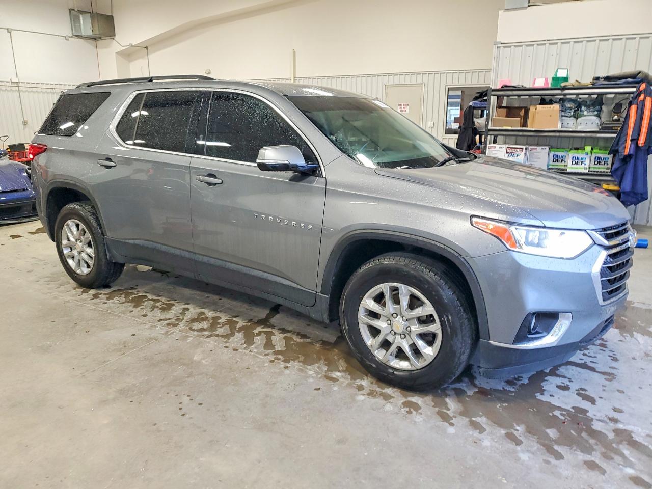2019 CHEVROLET TRAVERSE LT photo 4