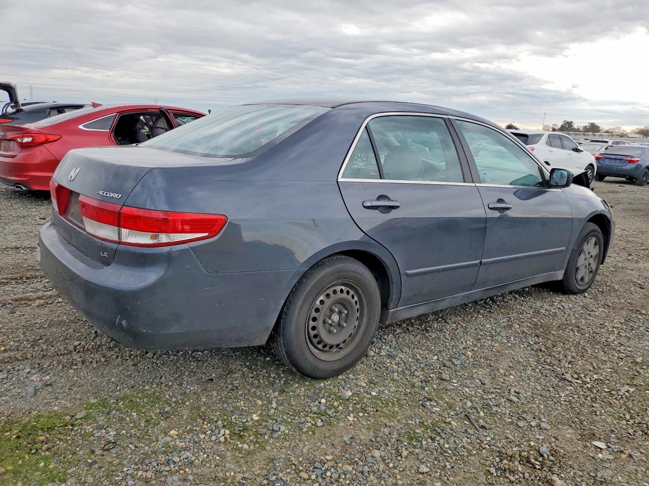2004 HONDA ACCORD LX photo 5
