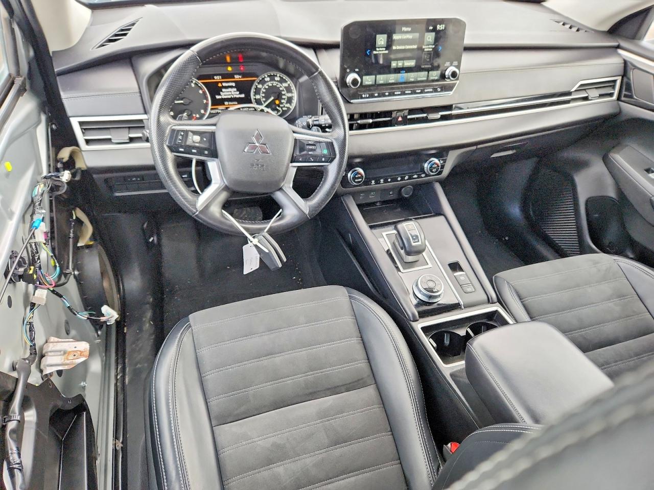 2024 MITSUBISHI OUTLANDER SE photo 8