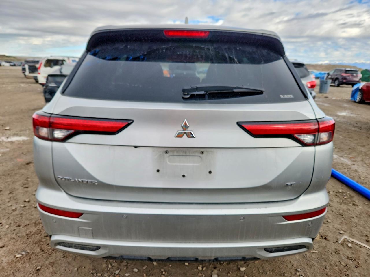 2024 MITSUBISHI OUTLANDER SE photo 6