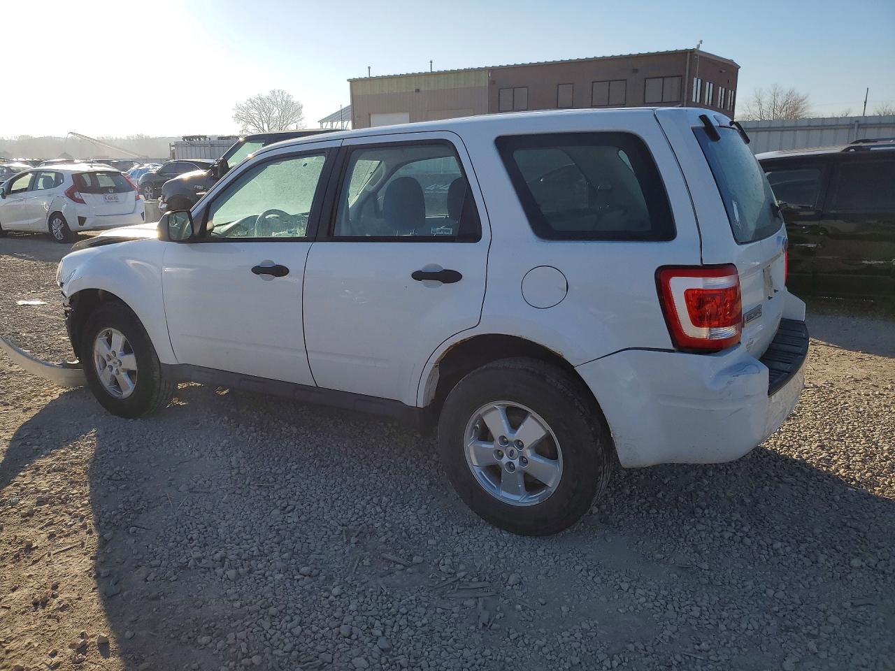 2010 FORD ESCAPE XLS photo 2