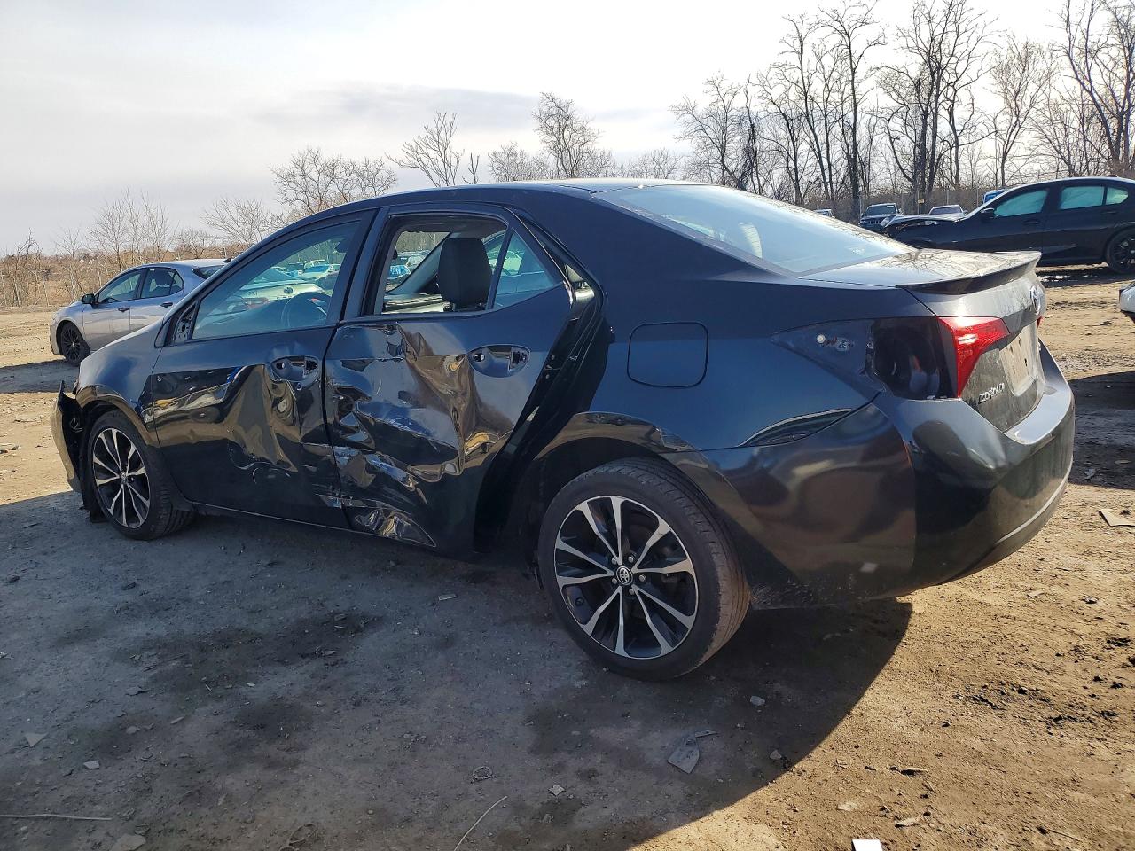 2018 TOYOTA COROLLA SE photo 3