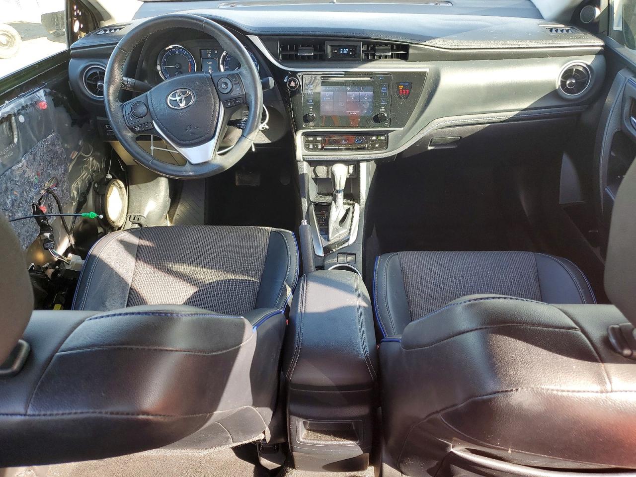 2018 TOYOTA COROLLA SE photo 15