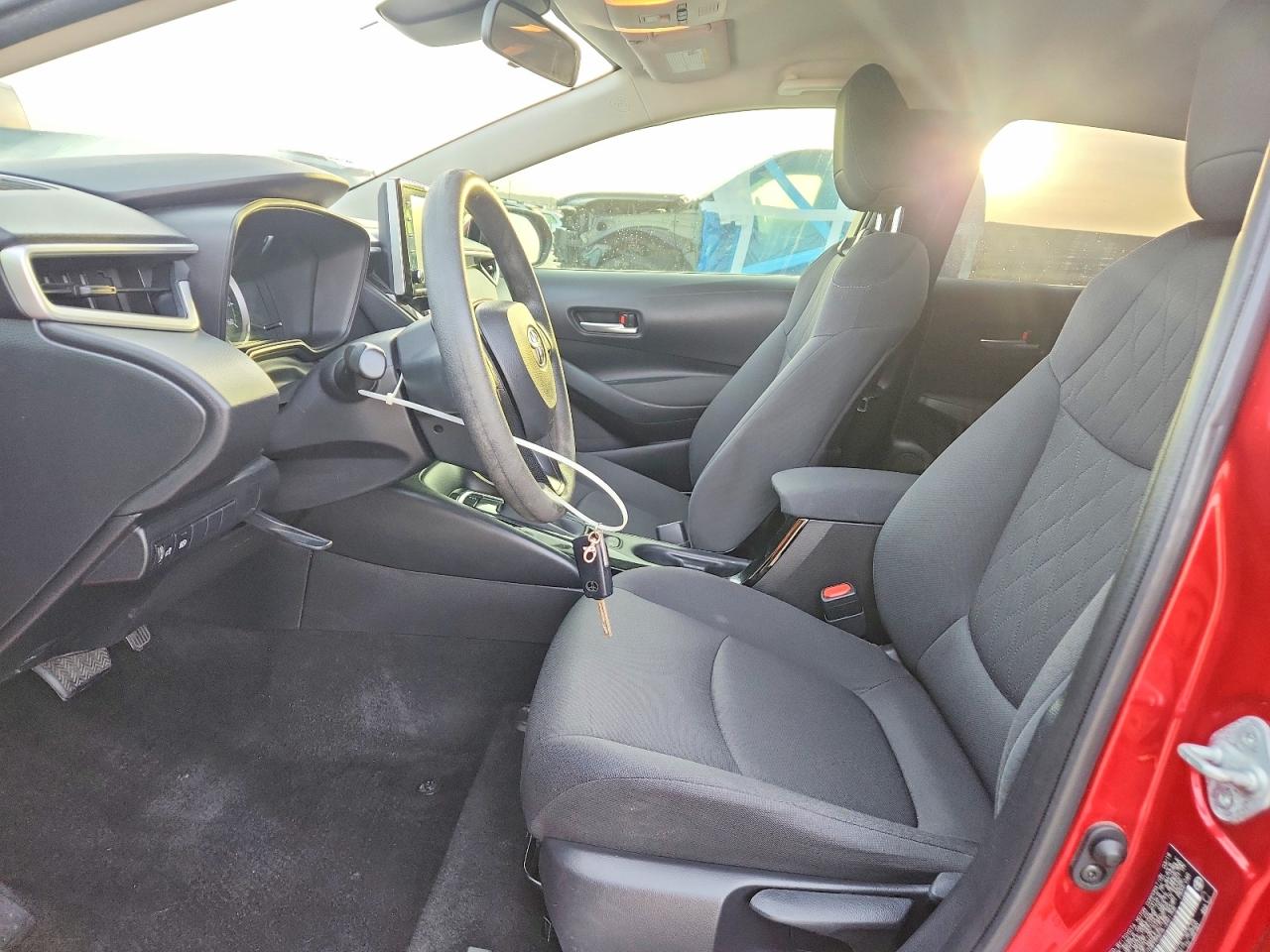 2020 TOYOTA COROLLA LE photo 13