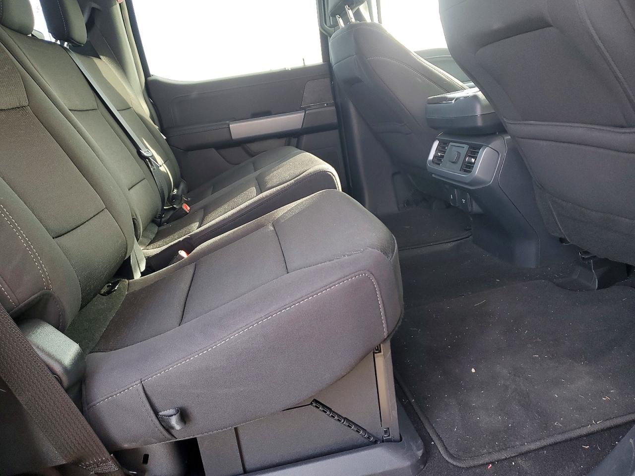 2025 FORD F150 XLT photo 19