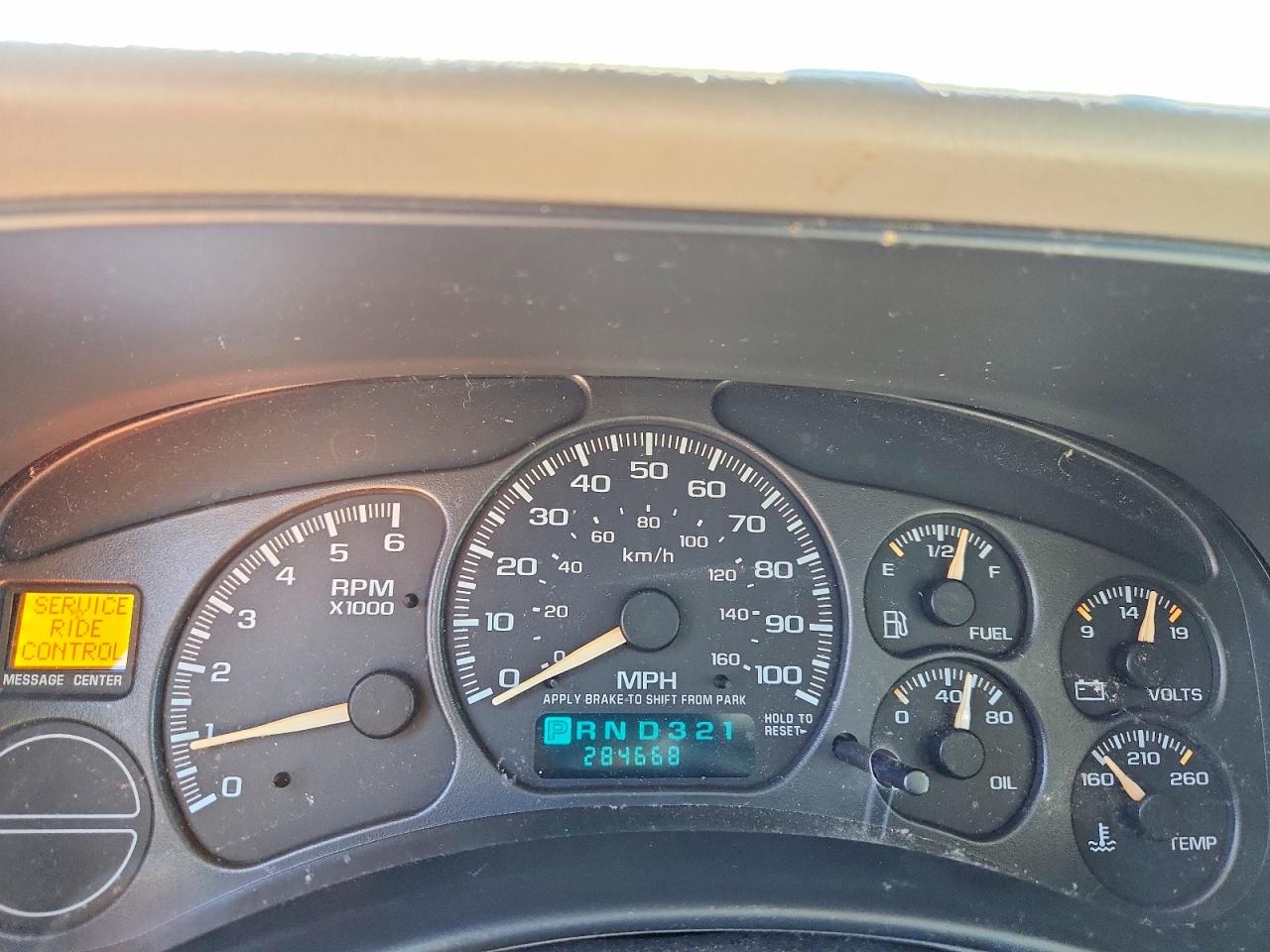 2002 GMC YUKON XL K1500 photo 9