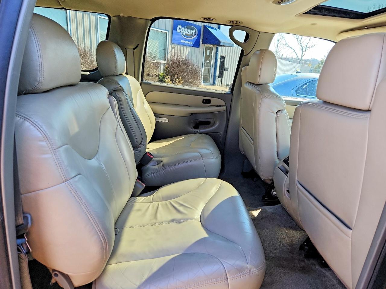 2002 GMC YUKON XL K1500 photo 11