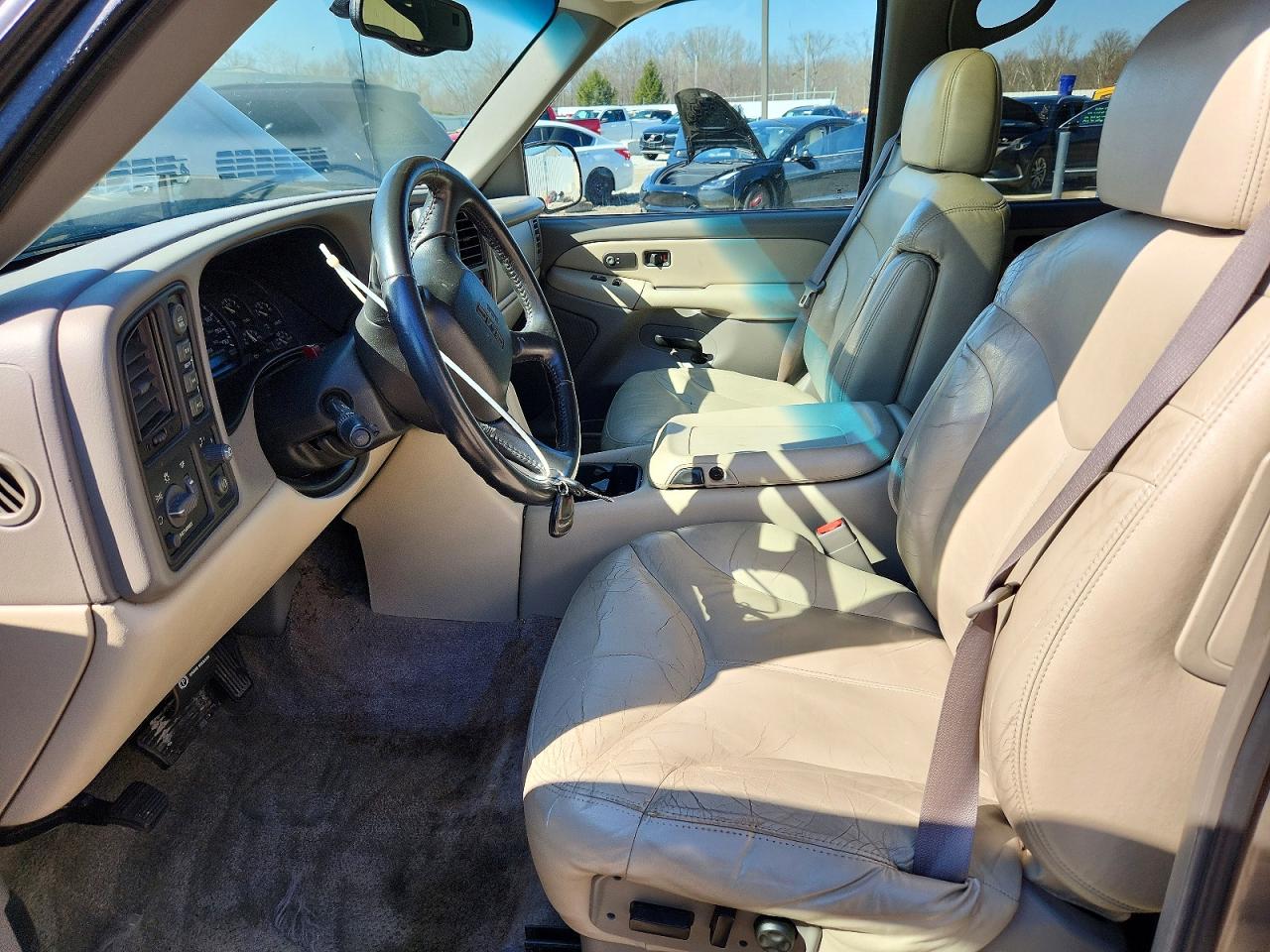 2002 GMC YUKON XL K1500 photo 7