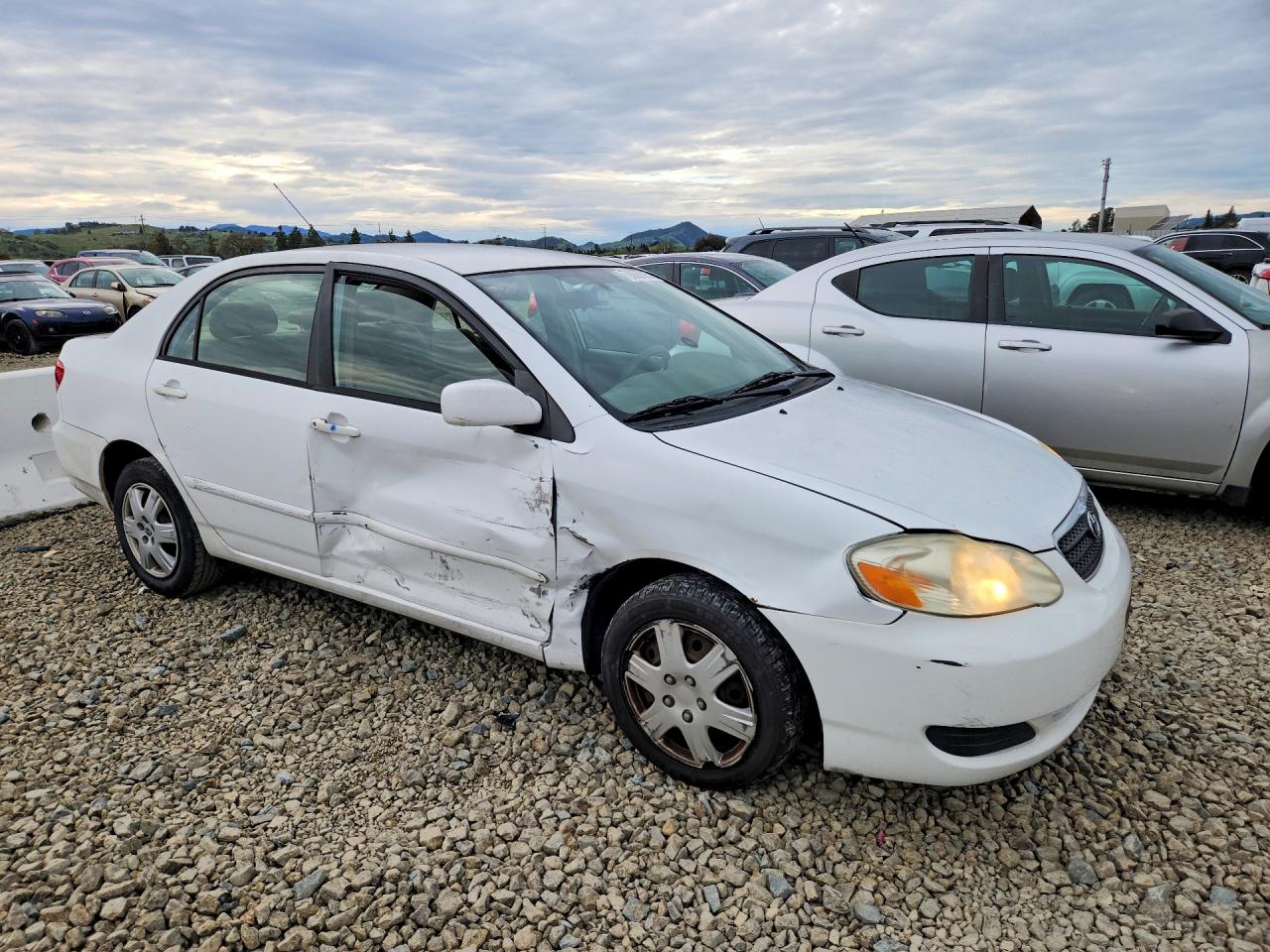 2005 TOYOTA COROLLA LE photo 4