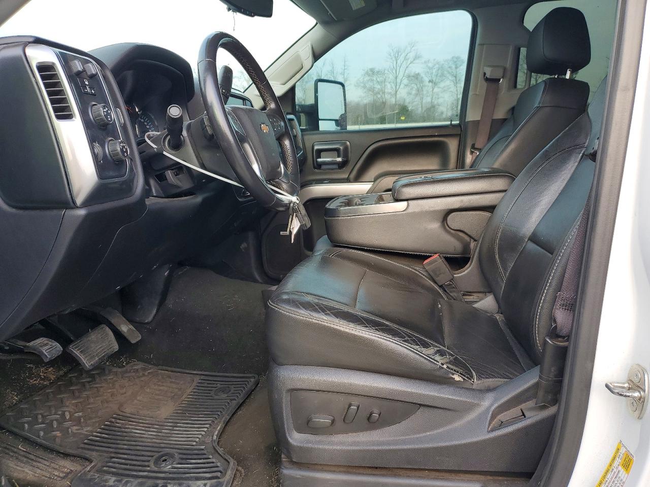2016 CHEVROLET SILVERADO K1500 LT photo 13