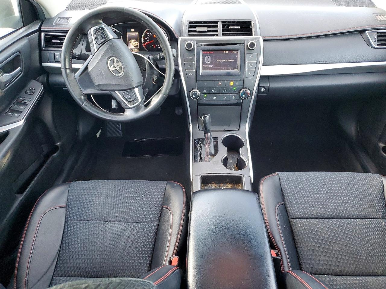 2015 TOYOTA CAMRY SE photo 15