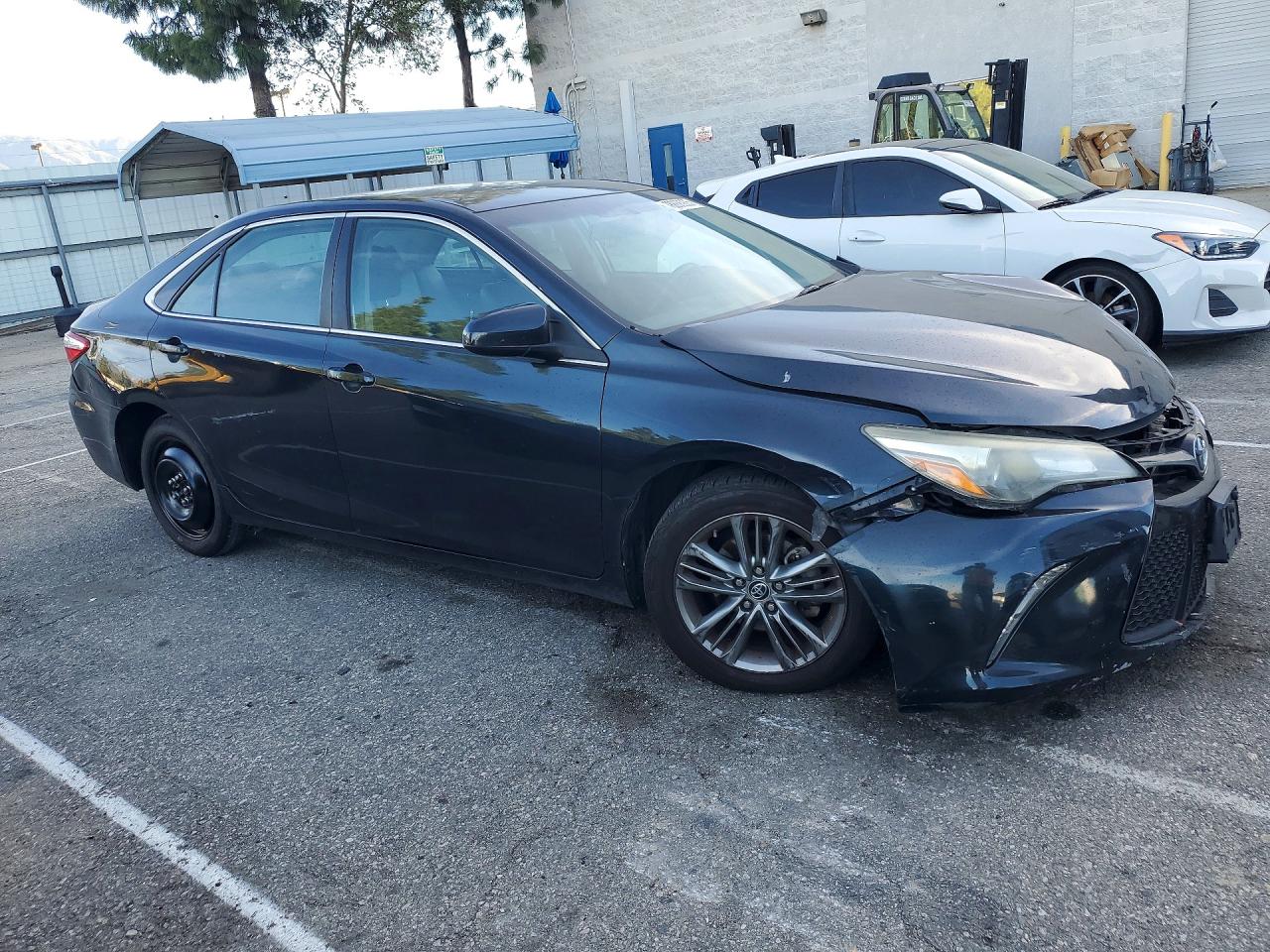 2015 TOYOTA CAMRY SE photo 7