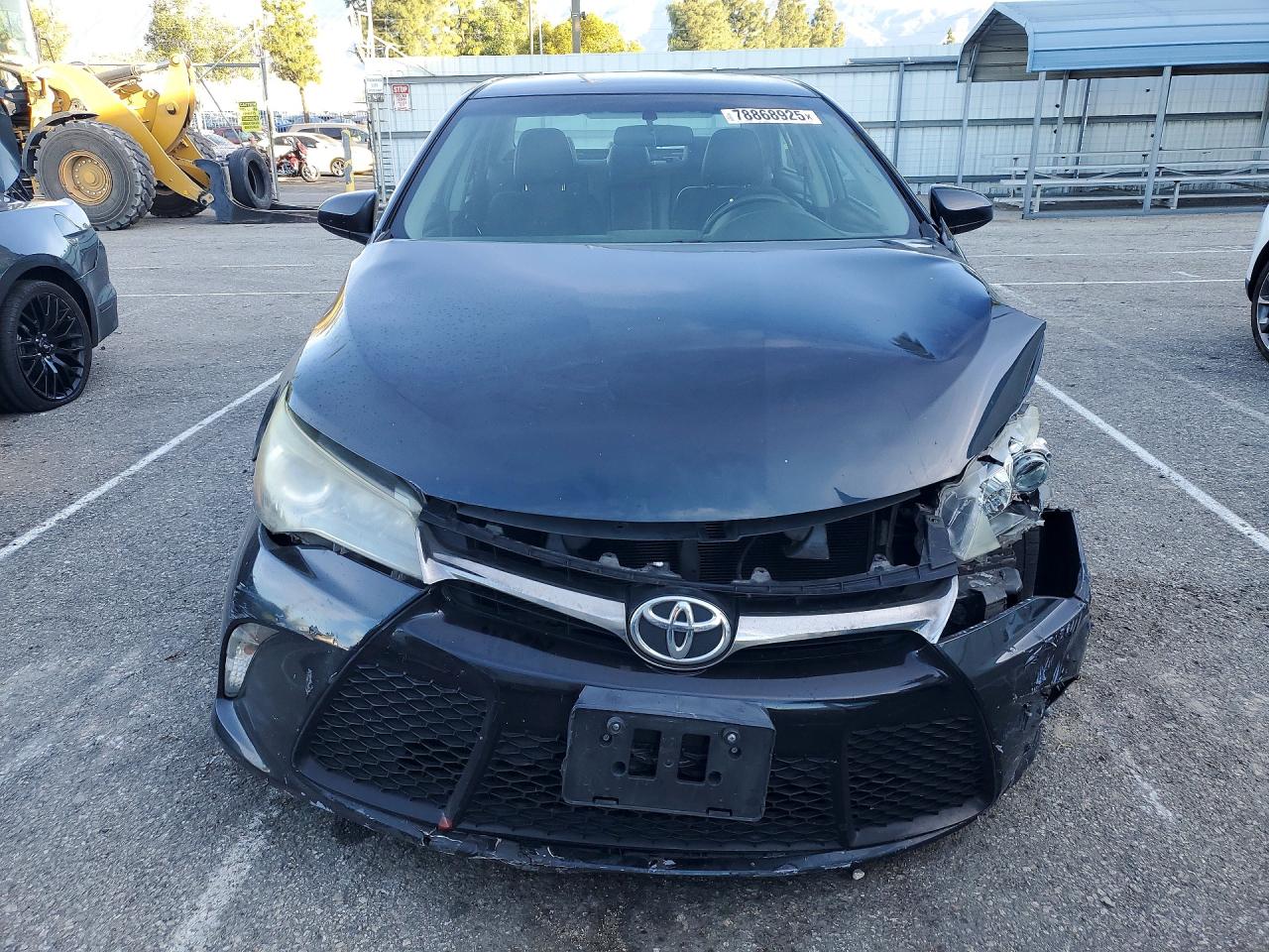 2015 TOYOTA CAMRY SE photo 9
