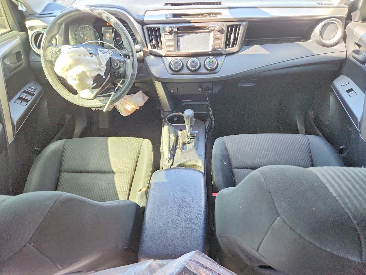 2018 TOYOTA RAV4 photo 15