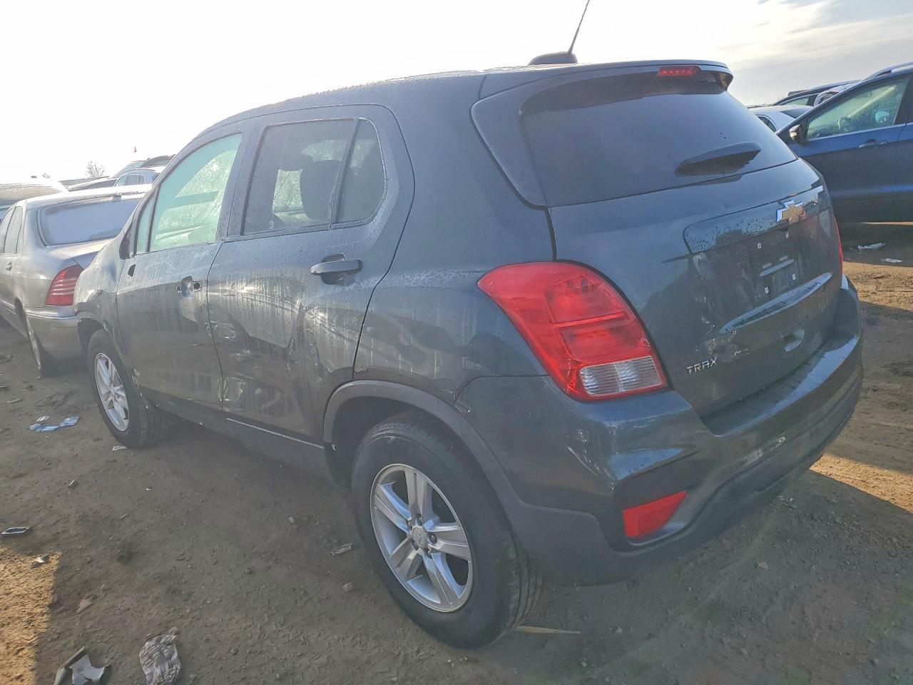 2020 CHEVROLET TRAX LS photo 3