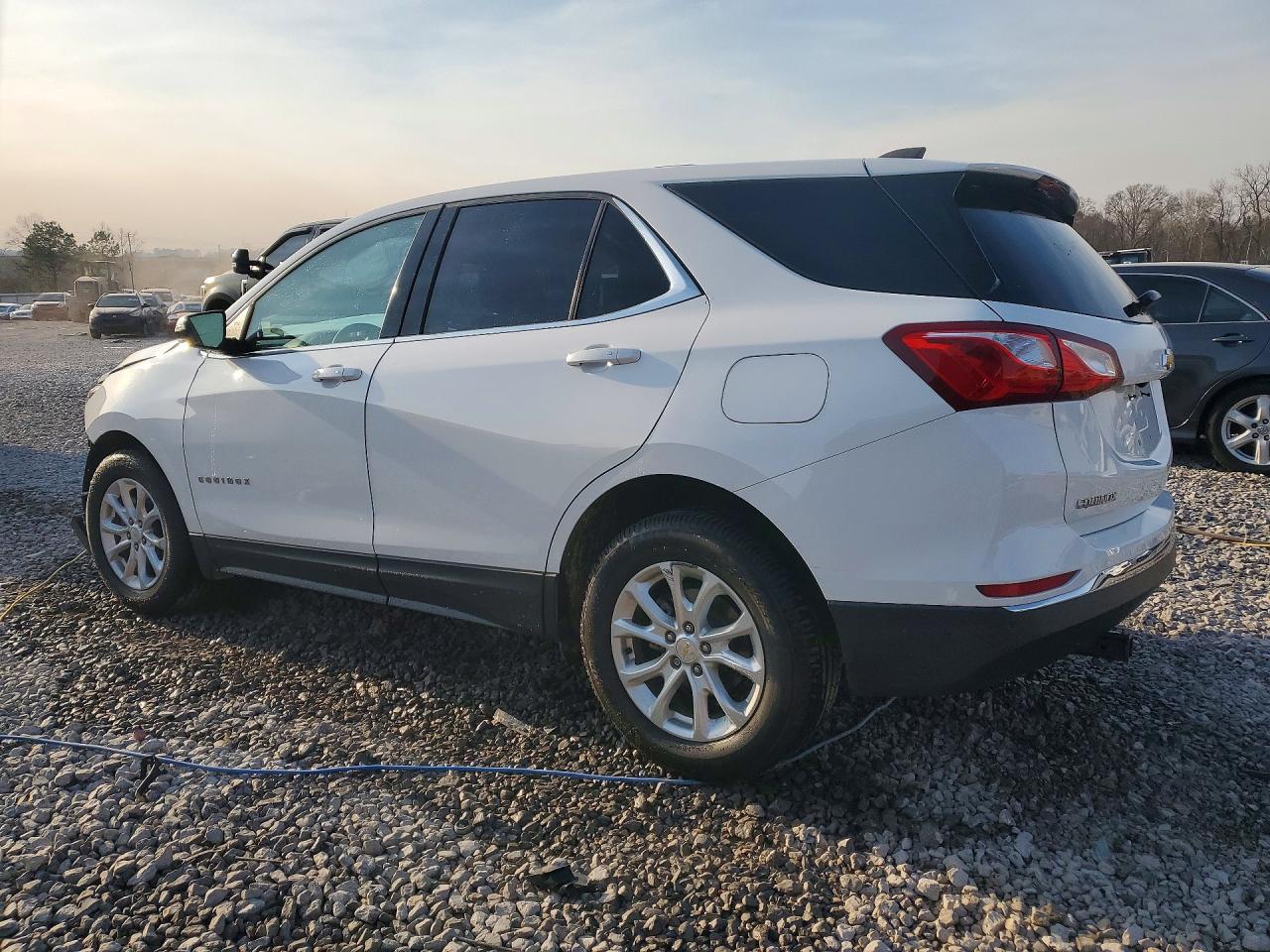 2019 CHEVROLET EQUINOX LT photo 2