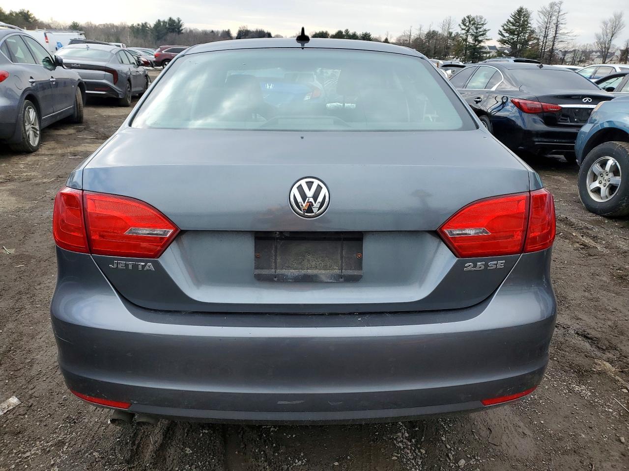 2011 VOLKSWAGEN JETTA SE photo 11