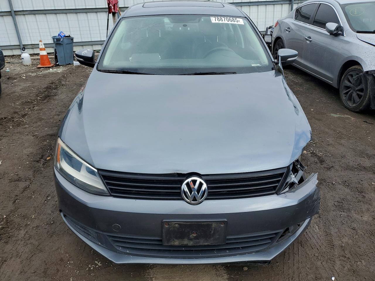 2011 VOLKSWAGEN JETTA SE photo 9