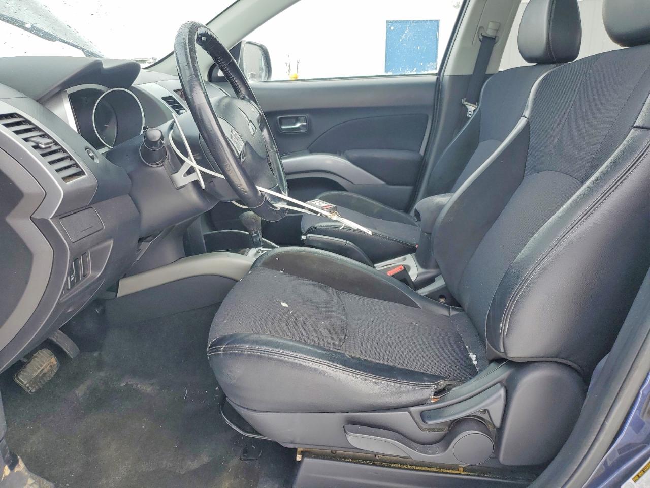 2009 MITSUBISHI OUTLANDER SE photo 7