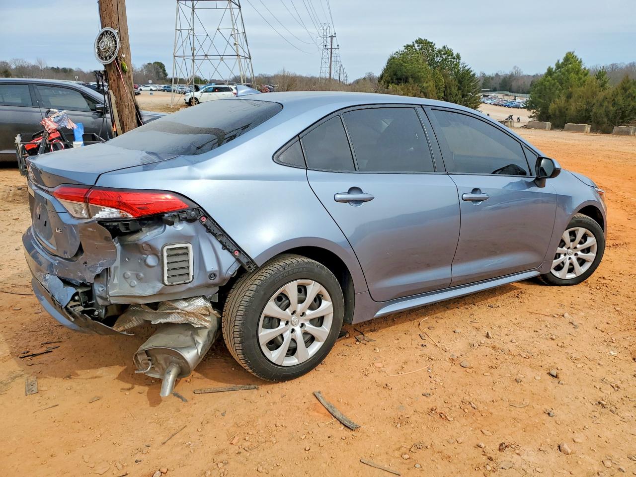 2021 TOYOTA COROLLA LE photo 3