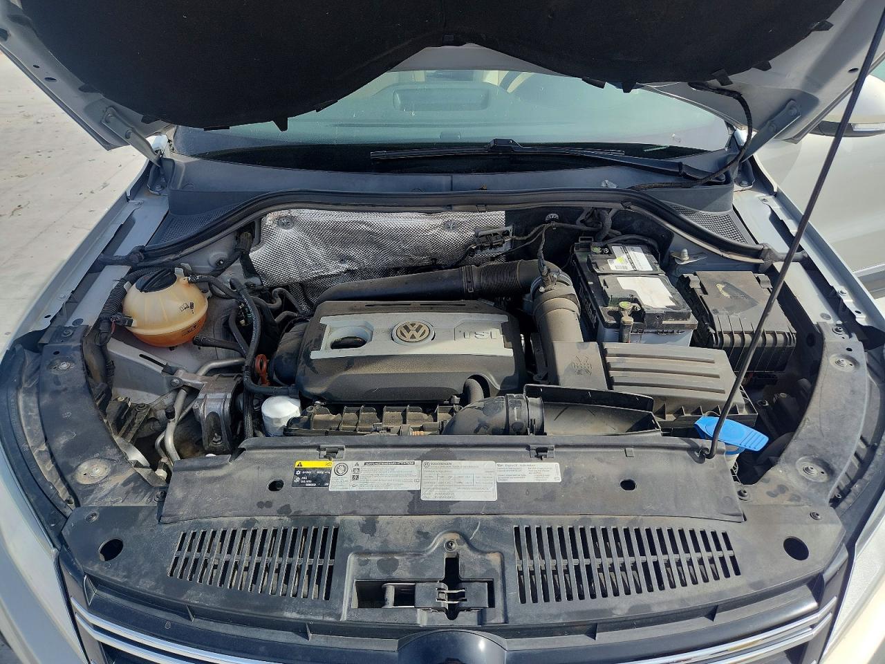 2013 VOLKSWAGEN TIGUAN S photo 23