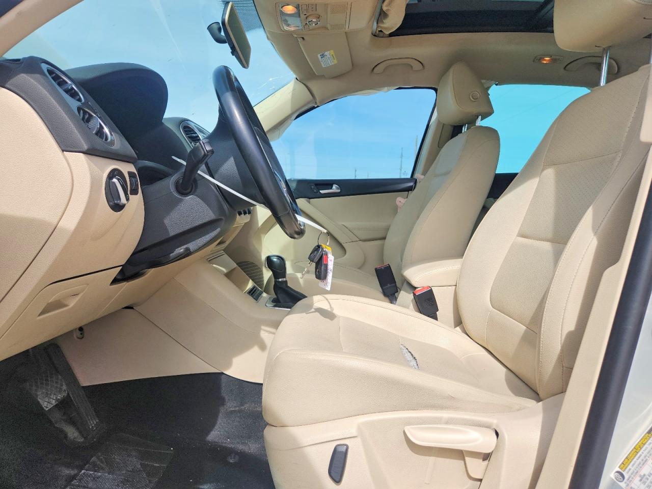 2013 VOLKSWAGEN TIGUAN S photo 13