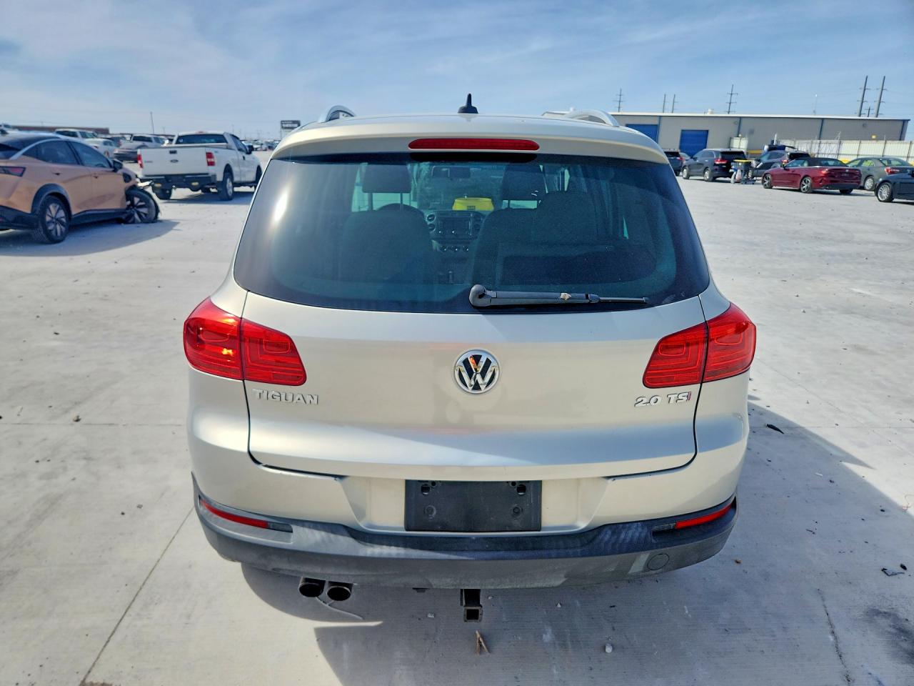 2013 VOLKSWAGEN TIGUAN S photo 11