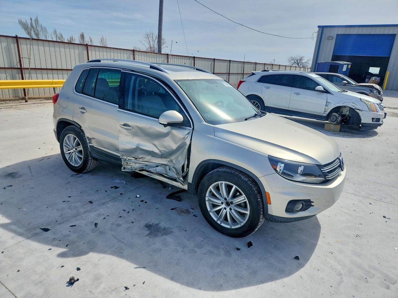 2013 VOLKSWAGEN TIGUAN S photo 7