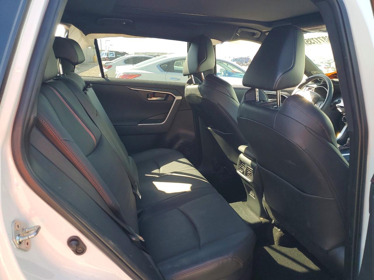 2024 TOYOTA RAV4 PRIME XSE photo 31