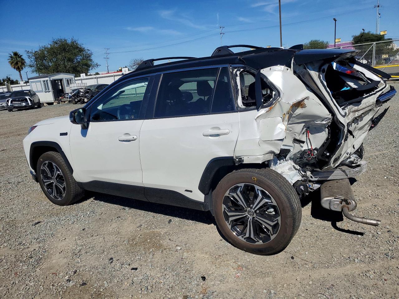 2024 TOYOTA RAV4 PRIME XSE photo 4