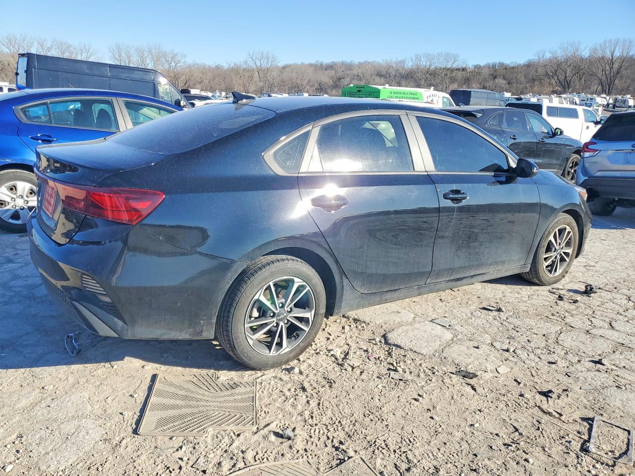 2024 KIA FORTE LXS photo 3
