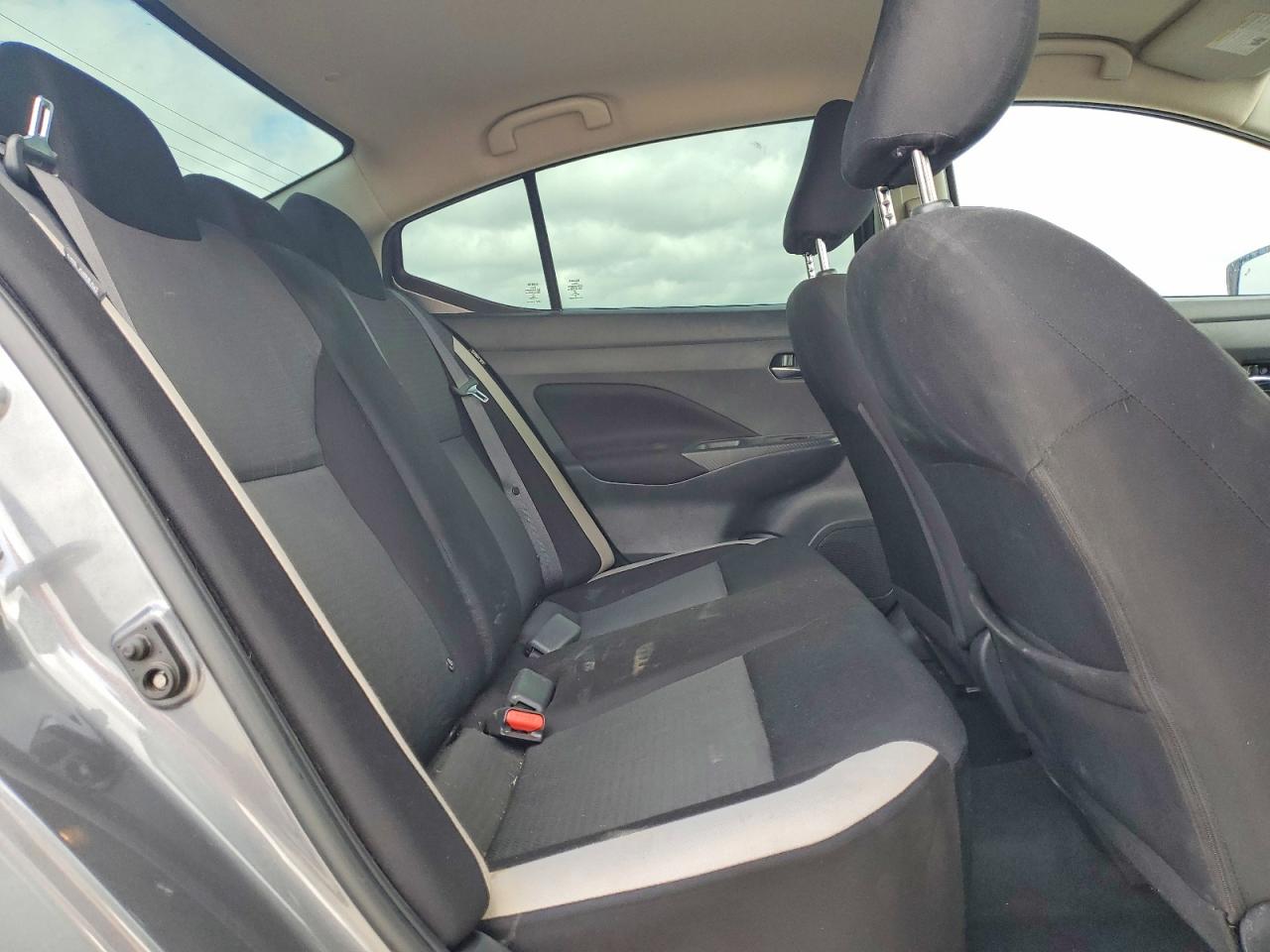 2021 NISSAN VERSA photo 19