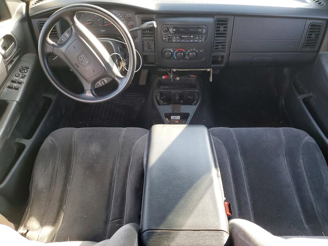 2002 DODGE DAKOTA QUAD SLT photo 8