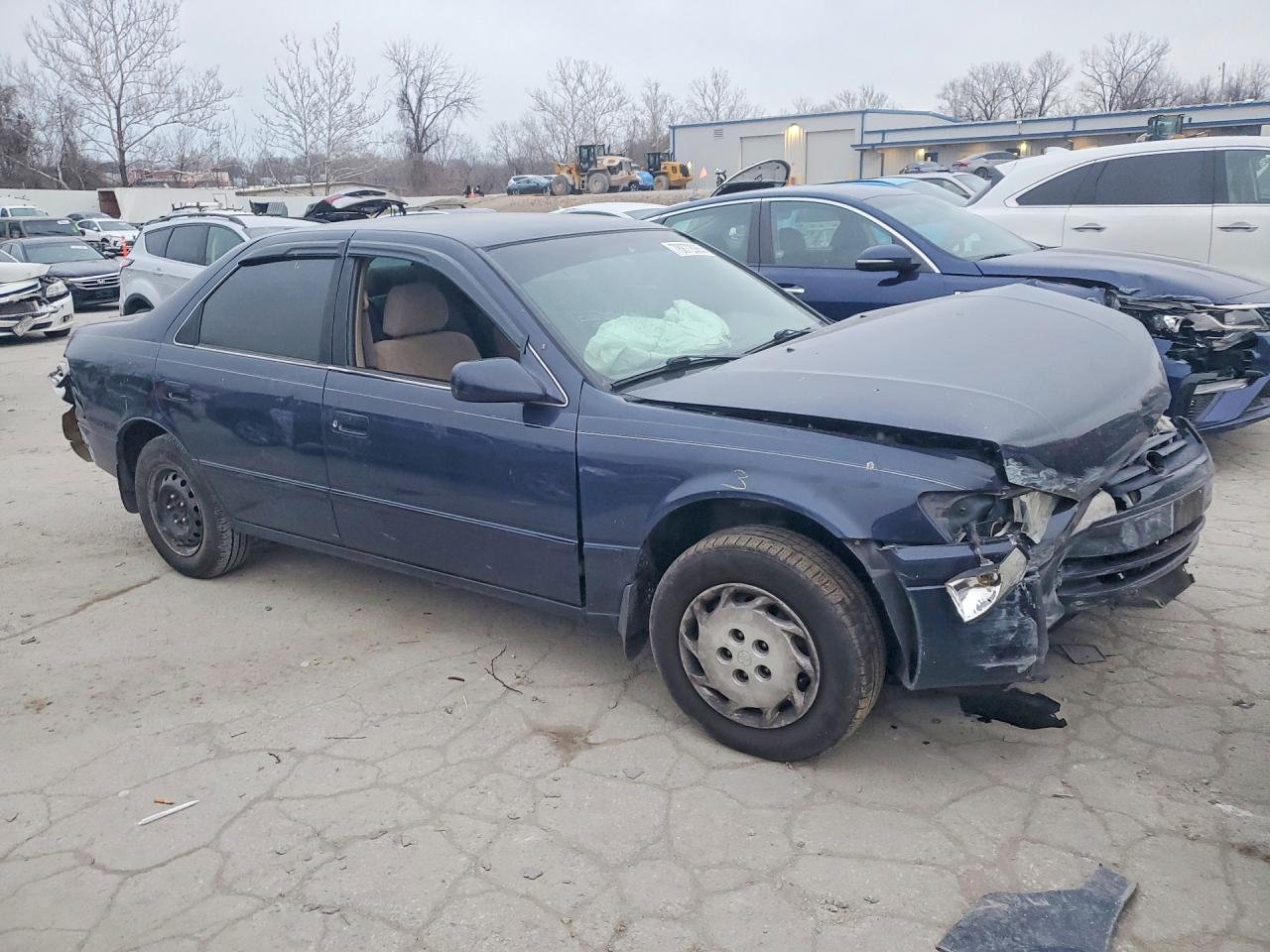 1997 TOYOTA CAMRY LE photo 4