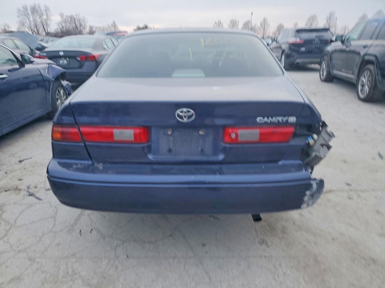 1997 TOYOTA CAMRY LE photo 6