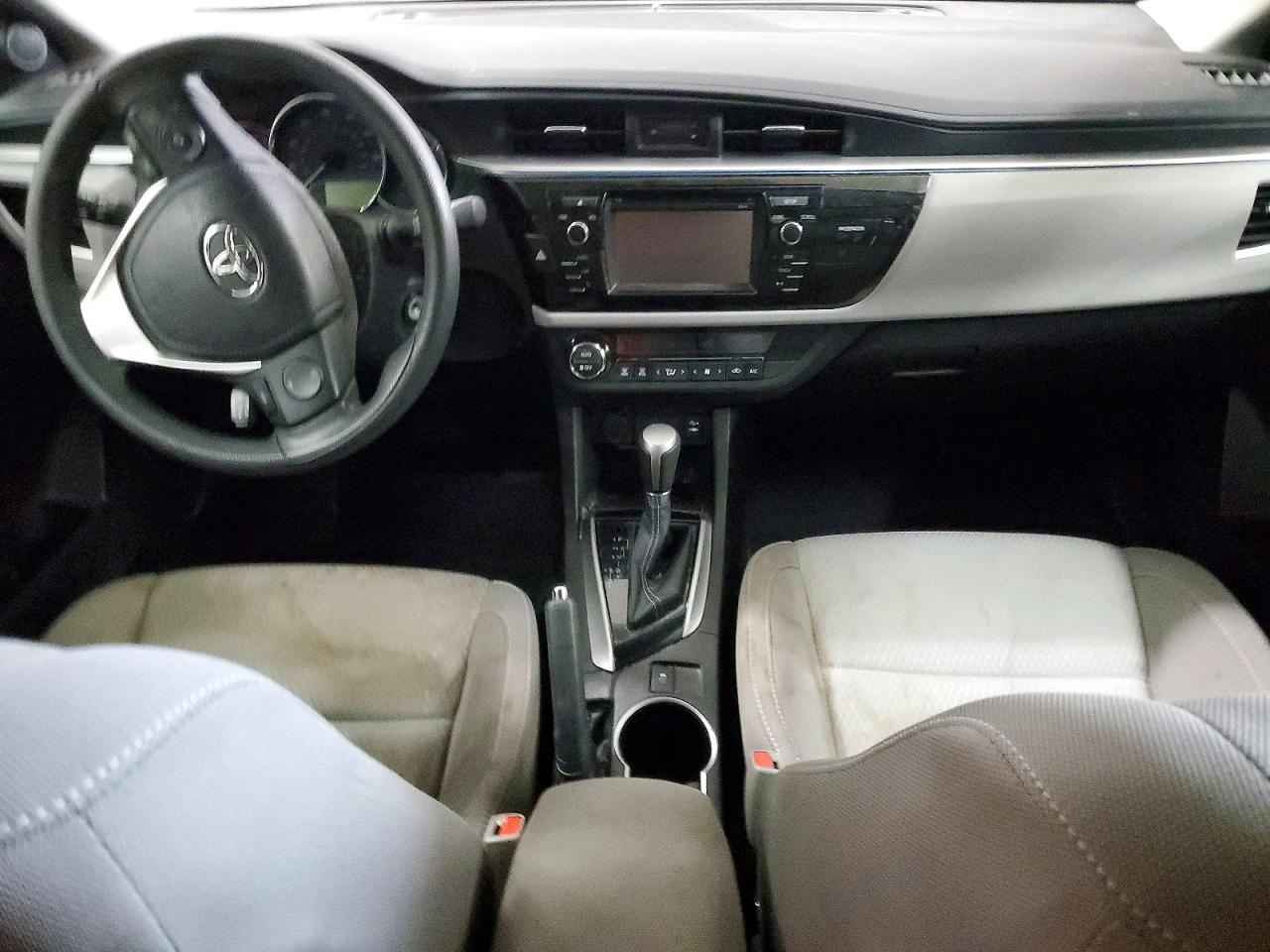 2016 TOYOTA COROLLA LE photo 8