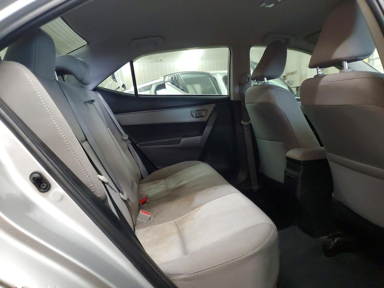 2016 TOYOTA COROLLA LE photo 10